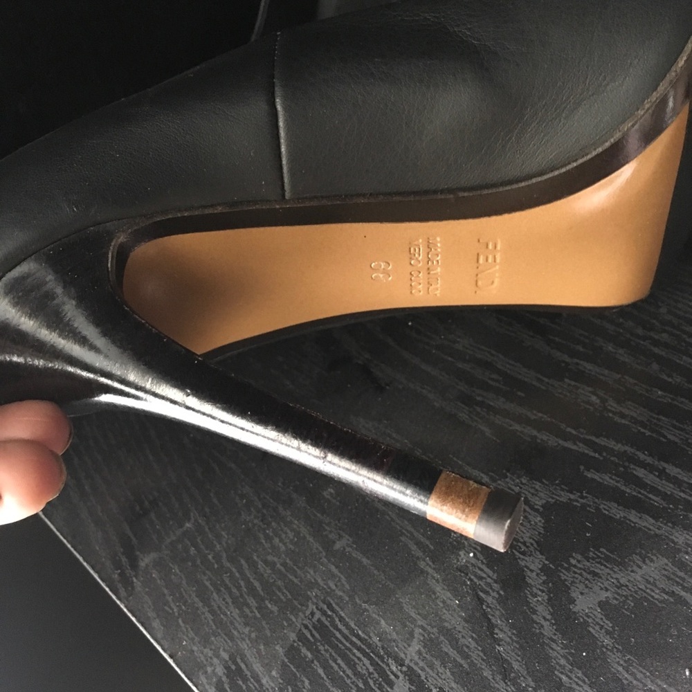 Authentic Fendi pump - Picture 2 of 4